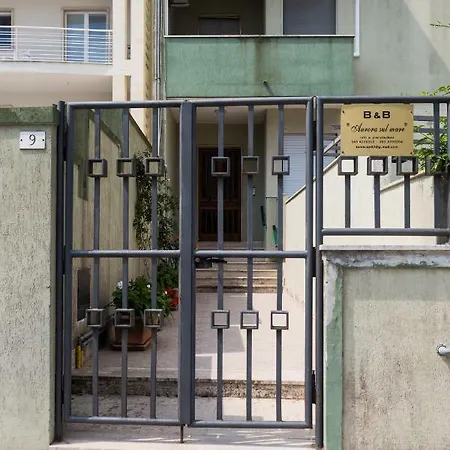 Aurora Sul Mare לינה וארוחת בוקר 4*